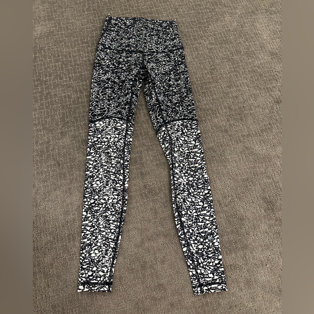 Lululemon wunder under